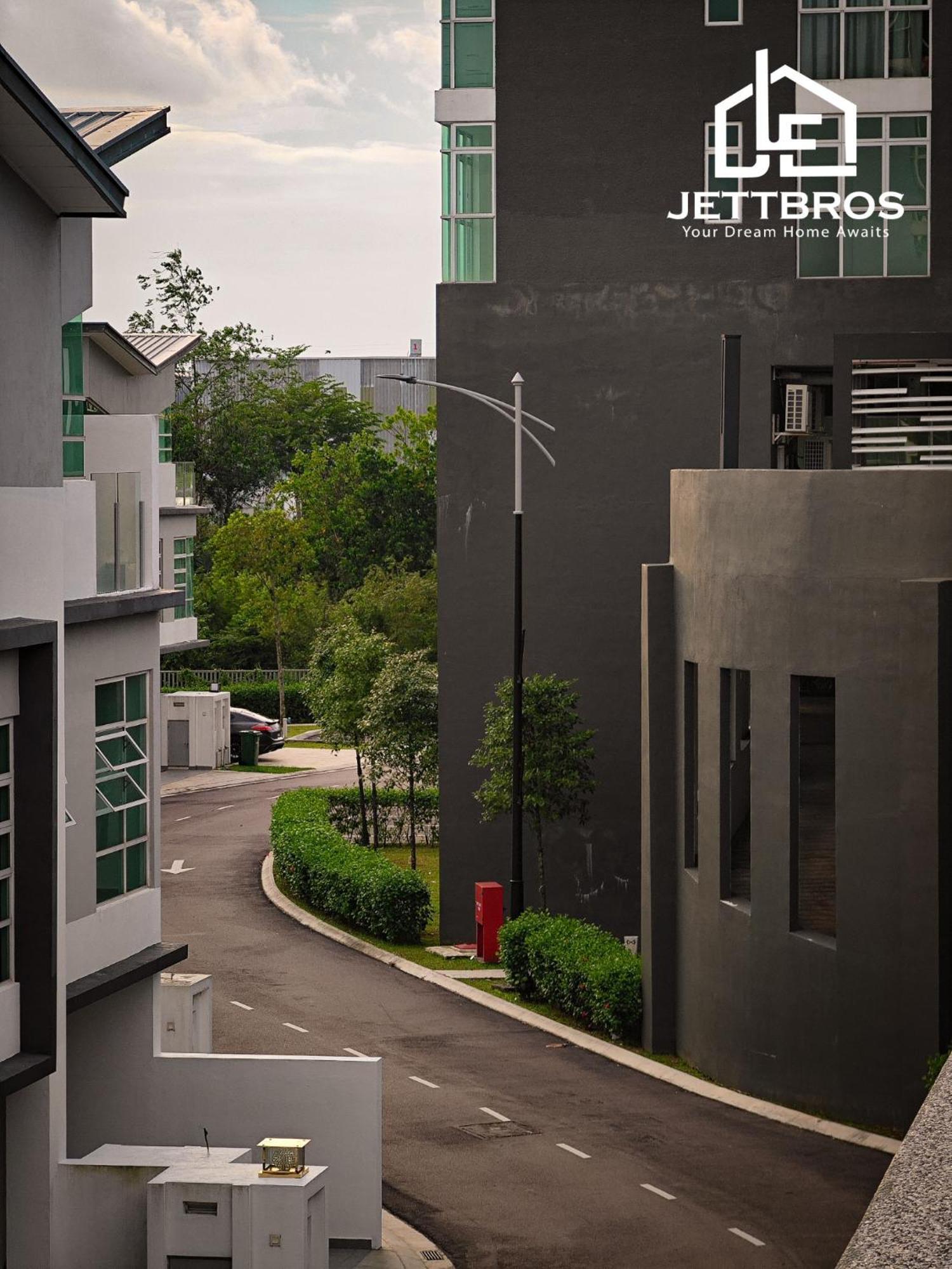 Jettbros D' Paradiso @mount Austin Jb Johor Bahru