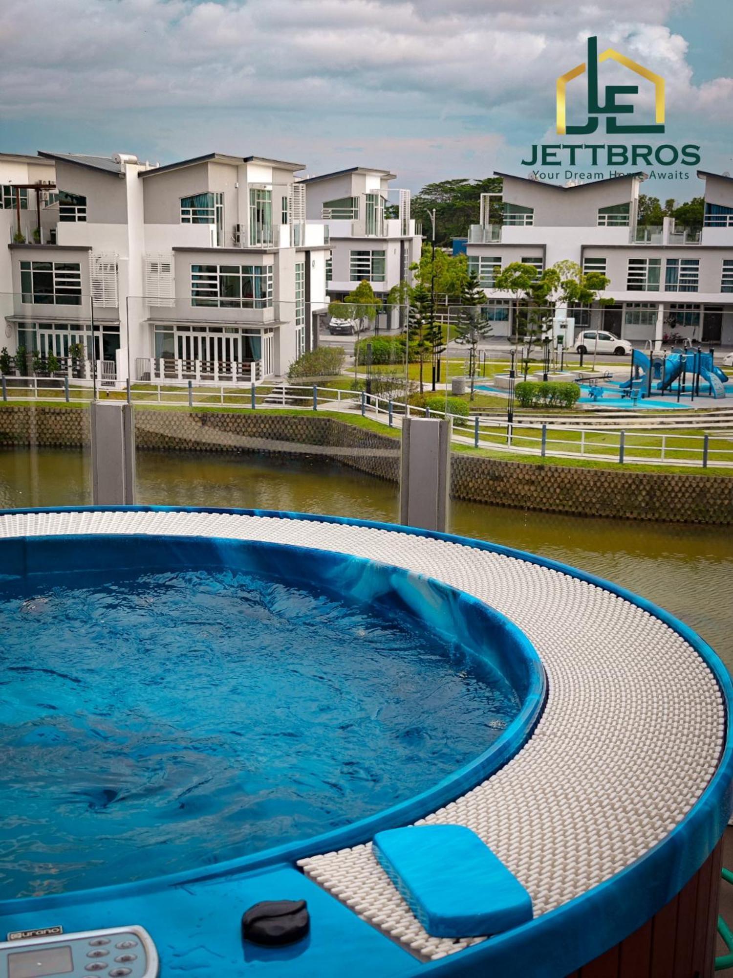 Jettbros D' Paradiso @mount Austin Jb Holiday home
